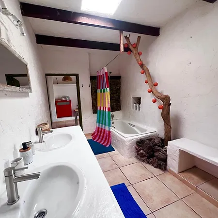 Casa Gatti-private In A Traditional Canarian House-central Lanzarote Tiagua