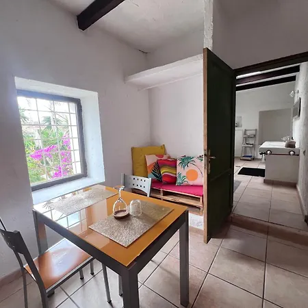 Casa Gatti - Casa Del '900 Nel Centro Di Lanzarote - Relax Tra I Vulcani 3* Tiagua