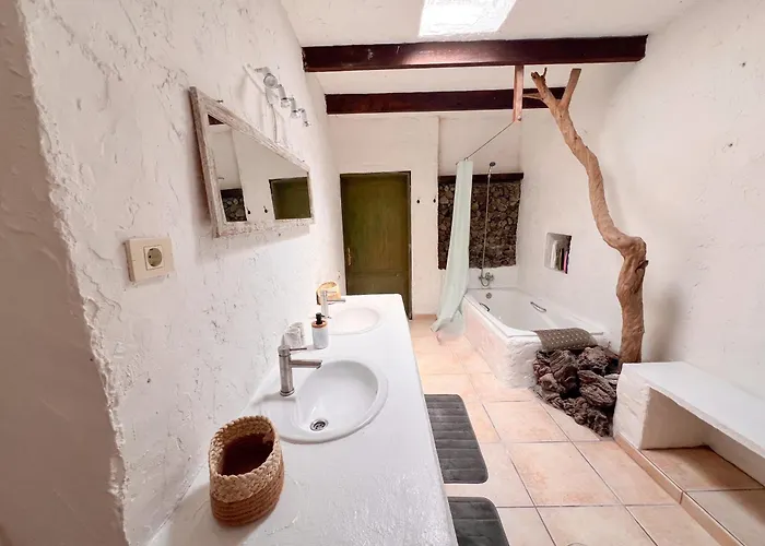 Casa Gatti-private In A Traditional Canarian House-central Lanzarote 3* Tiagua