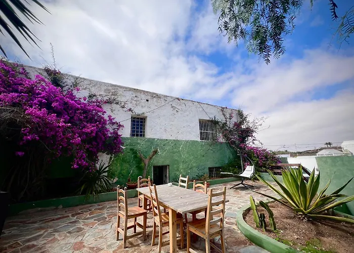 Casa Gatti-private In A Traditional Canarian House-central Lanzarote Tiagua