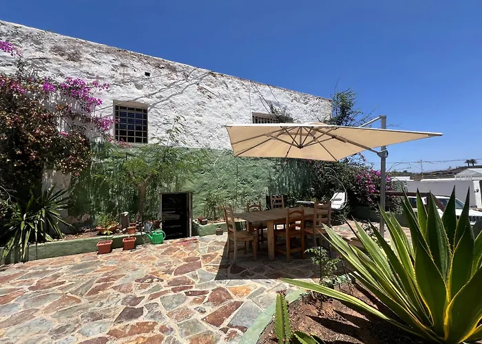 Casa Gatti-private In A Traditional Canarian House-central Lanzarote Tiagua